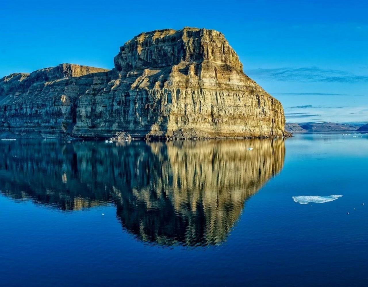 Birding the Northwest Passage, Birding Greenland, Bird watching Greenland, Arctic Wildlife, Nature Tour, Naturalist Journeys, Wildlife Tour, Wildlife Photography, Ecotourism, Specialty Birds, Birding Hotspot, Lancaster Sound, Whale-watching, Polar Bears