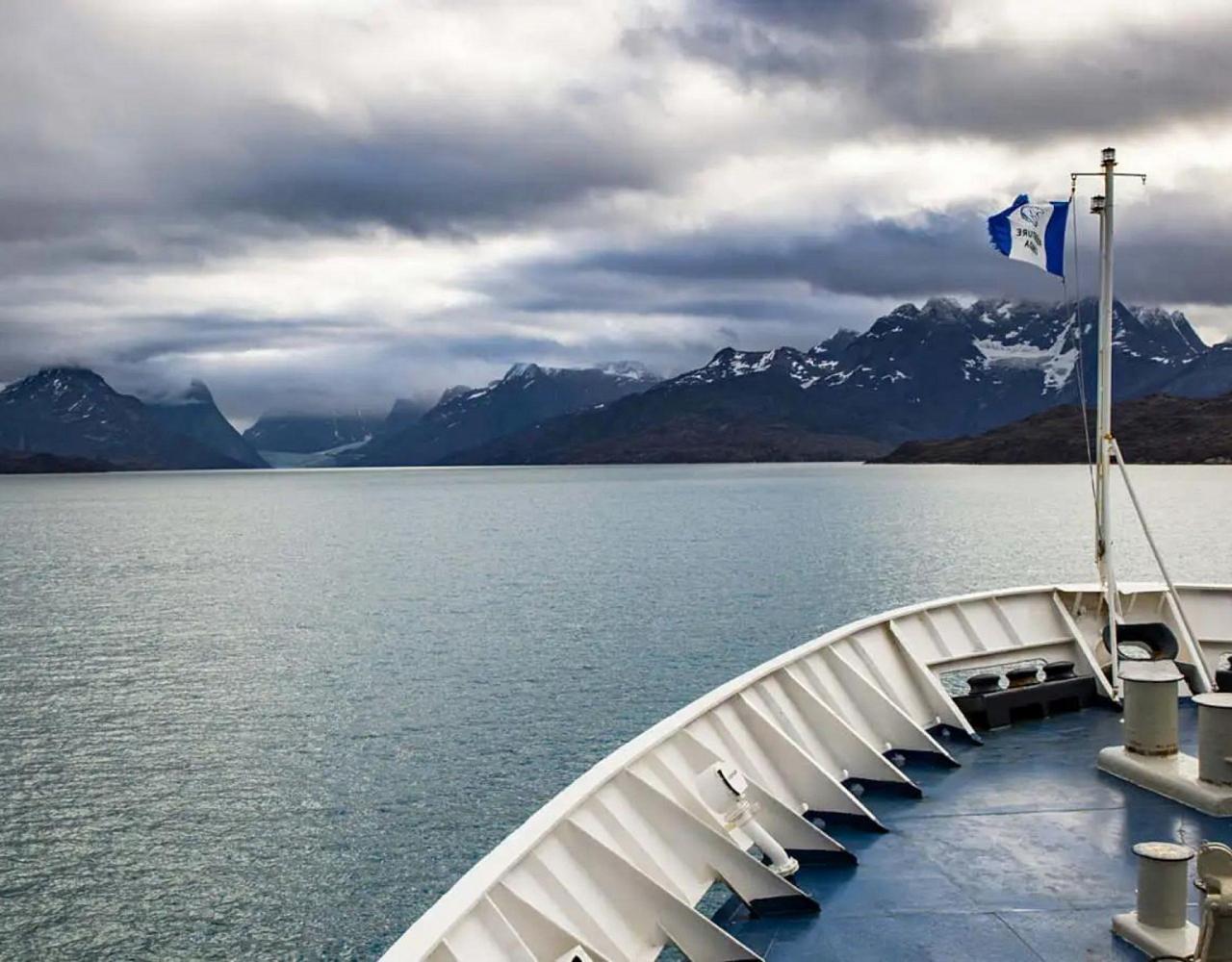 Birding the Northwest Passage, Birding Greenland, Bird watching Greenland, Arctic Wildlife, Nature Tour, Naturalist Journeys, Wildlife Tour, Wildlife Photography, Ecotourism, Specialty Birds, Birding Hotspot, Lancaster Sound, Whale-watching, Polar Bears